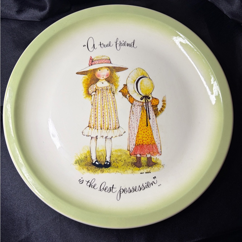 Vintage 1972 Holly Hobbie porcelain decorative plate